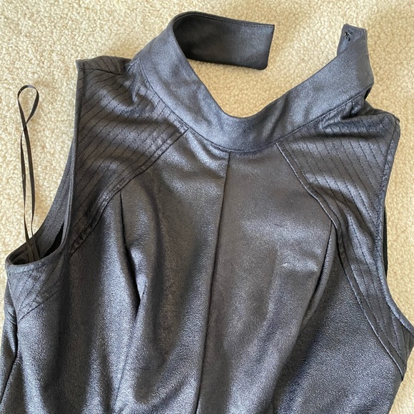 GUESS. High neck dress with peplum detail - Picture 3 of 7